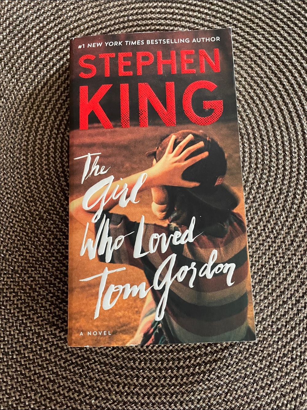 The Girl Who Loved Tom Gordon - Red & Black Paperback